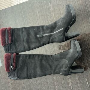 UGG Black and Red Heeled Boots with Sleek Design